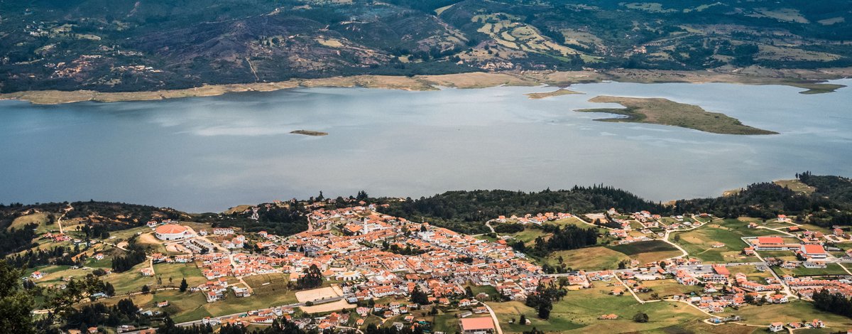 Rolling countryside on the Guatavita to Sopó stage